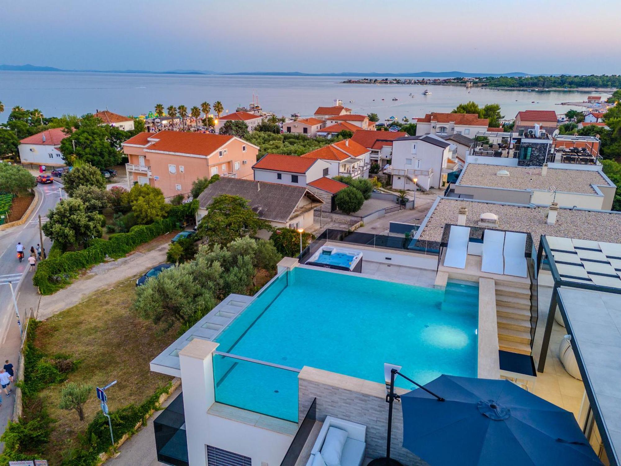 Grandpalazzo Apartments Vir Exterior foto