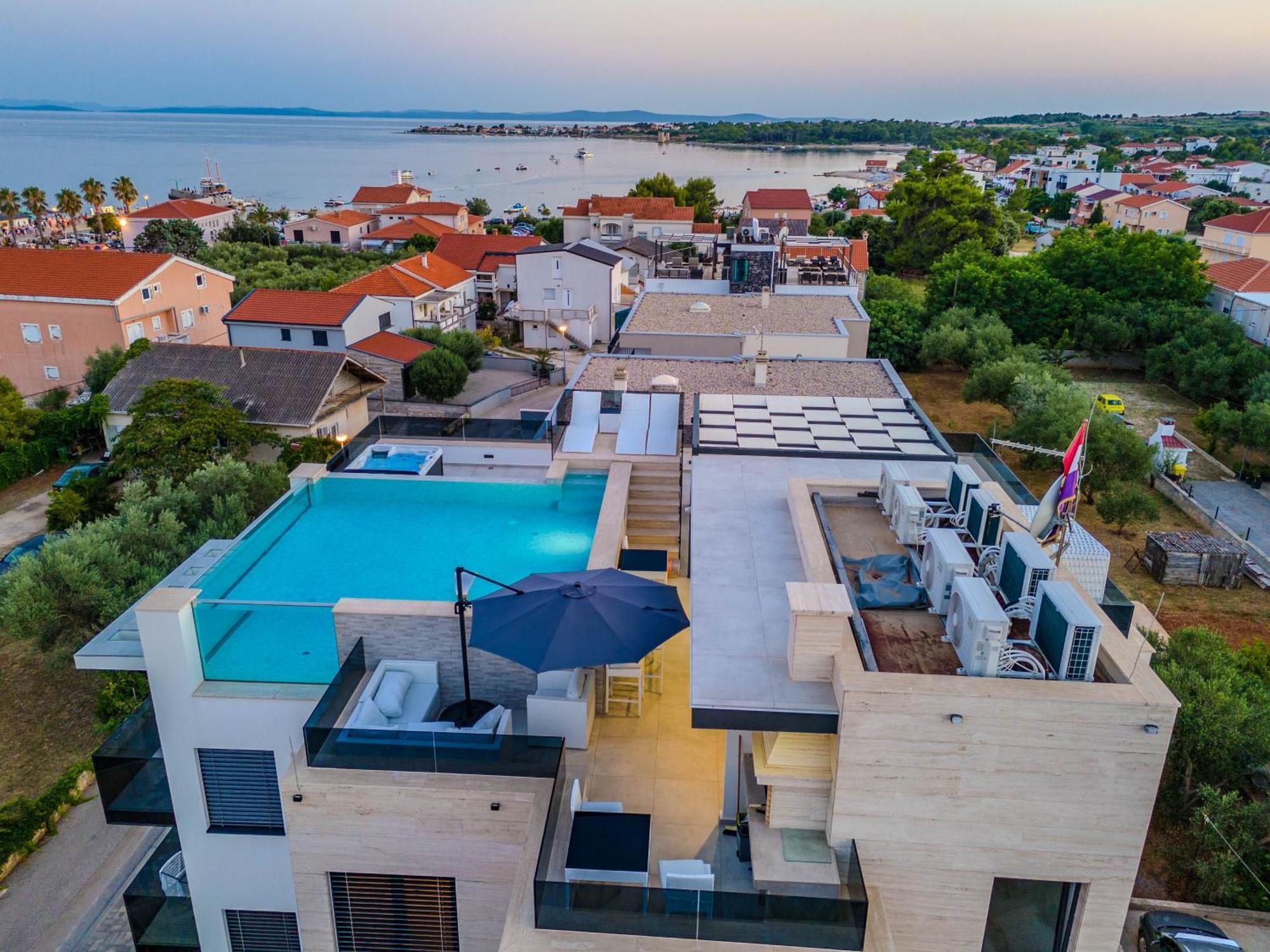 Grandpalazzo Apartments Vir Exterior foto