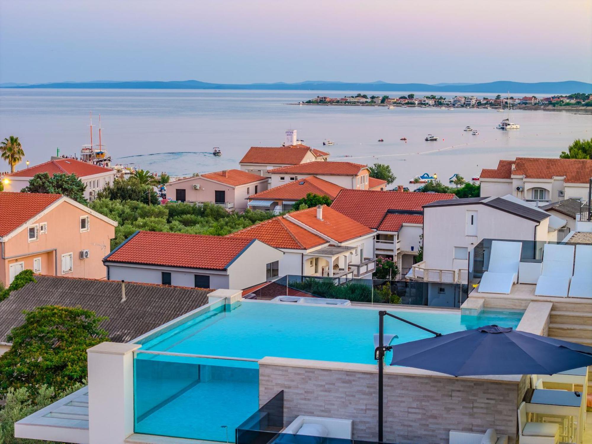 Grandpalazzo Apartments Vir Exterior foto